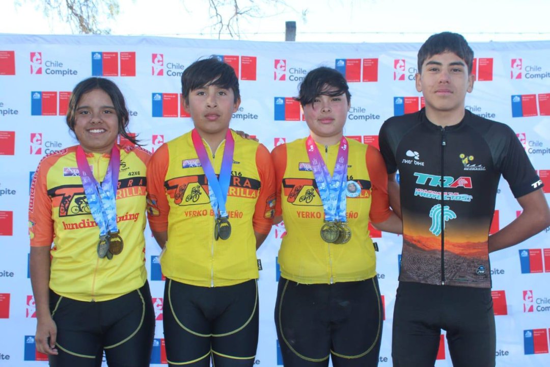 /atacama-se-pone-en-marcha-jovenes-ciclistas-clasificados-al-nacional