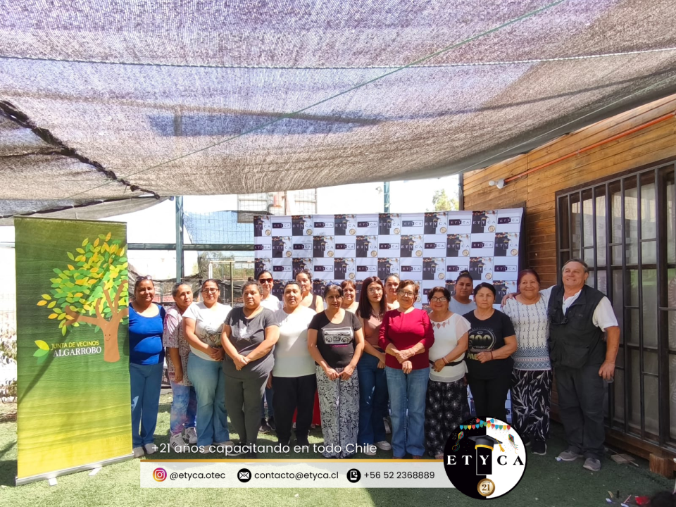 /mujeres-de-tierra-amarilla-inician-curso-de-pasteleria-reposteria-y