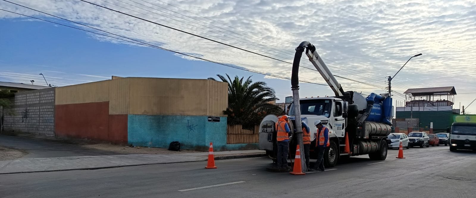 AGUAS DEL ALTIPLANO REALIZA MEJORAS EN COLECTOR PÚBLICO EN CALLE JUAN ANTONIO RÍOS