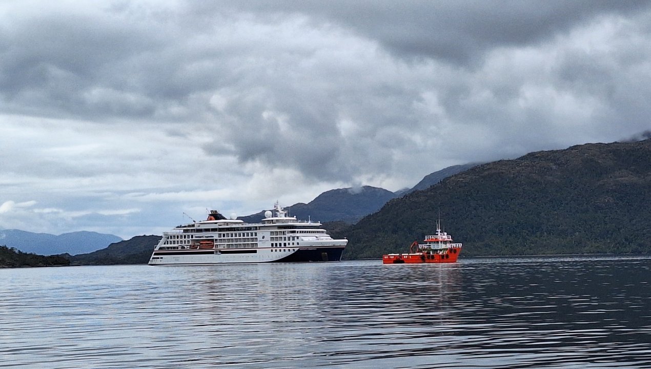 /puerto-eden-recibio-su-primer-crucero-de-la-temporada-2024-2025-en