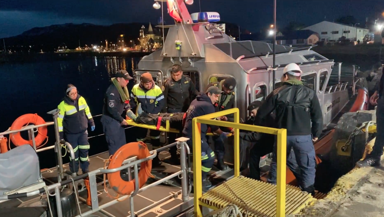 /operativo-de-evacuacion-medica-desplego-la-armada-de-chile-desde-canal-0