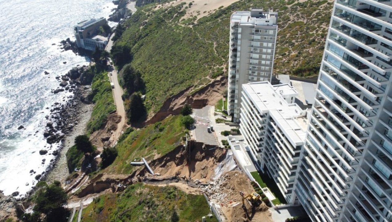 /regionales/region-de-valparaiso/socavones-en-vina-del-mar-comienza-protocolo-de-mudanza-en-edificios