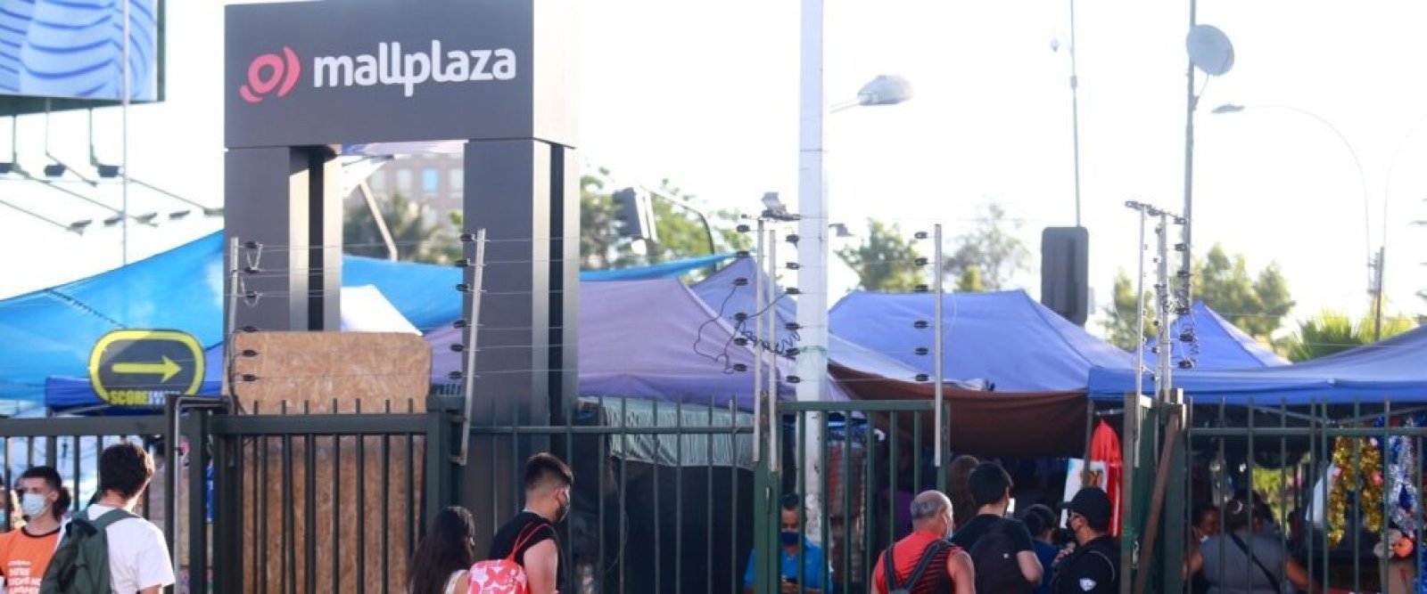 Madre acusa exceso de fuerza de guardias tras muerte de hijo con esquizofrenia en Mall Plaza Vespucio