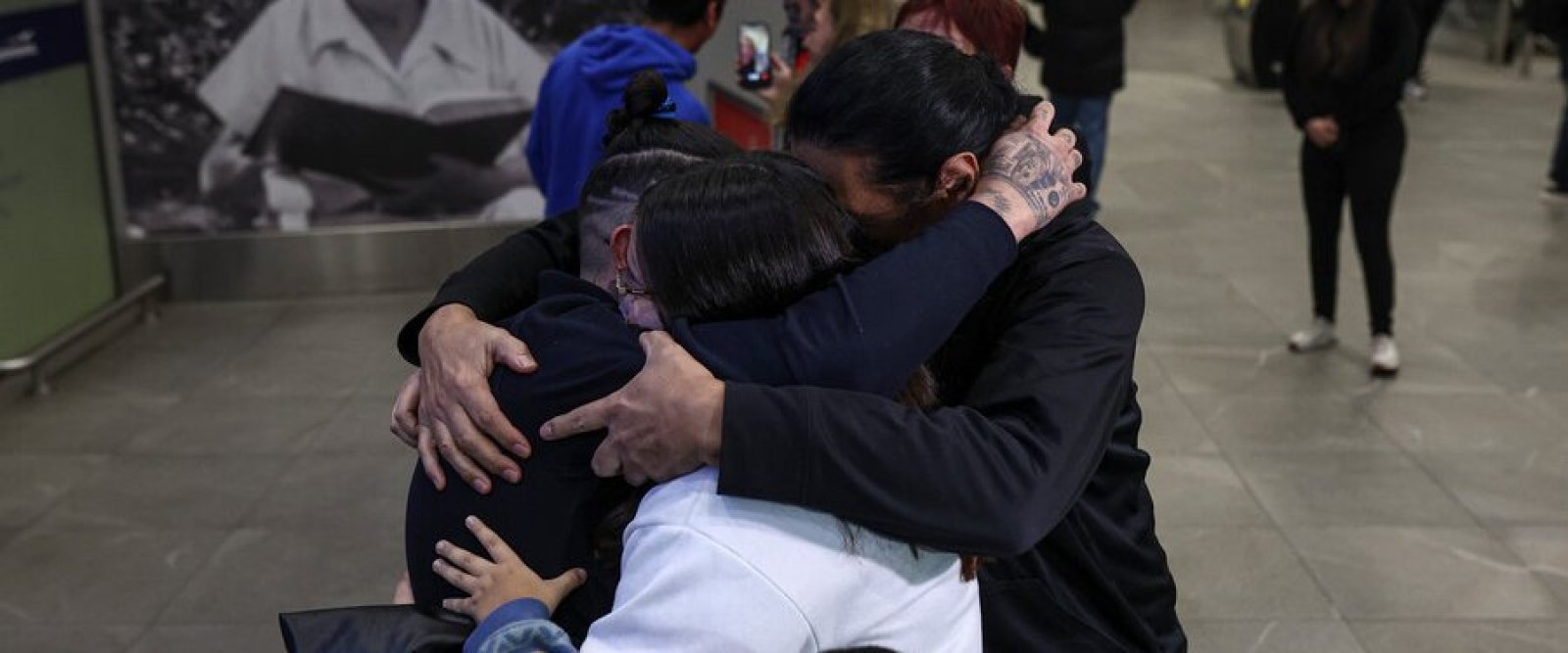 Nuevo arribo de chilenos deportados desde EE.UU. reabre debate por política migratoria
